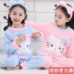 פיג’מת פלנל פליז ארוכה לילדות – הלו קיטי Hello Kitty