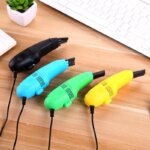 מיני שואב אבק עם מברשת ניקוי בחיבור USB לניקוי המקלדת והמחשב!