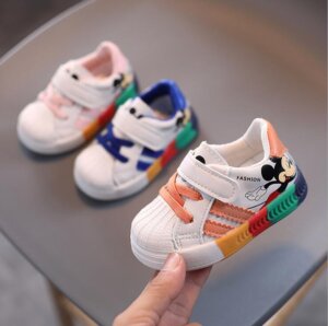 סניקרס בעיצוב של מיקי מאוס עבור פעוטות!