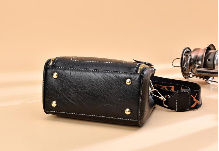 קולקציית תיקי צד אופנתיים לאישה