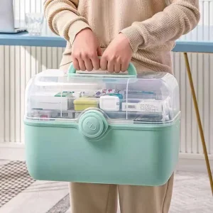 קופסת תרופות וציוד רפואי